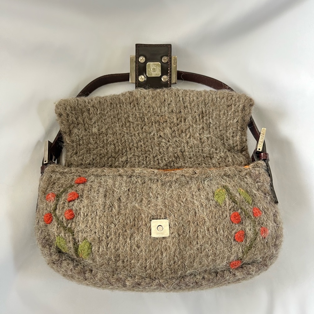 ✨SOLD✨ RARE Fendi Wool Cherry Blossom Baguette - Picture 9 of 13